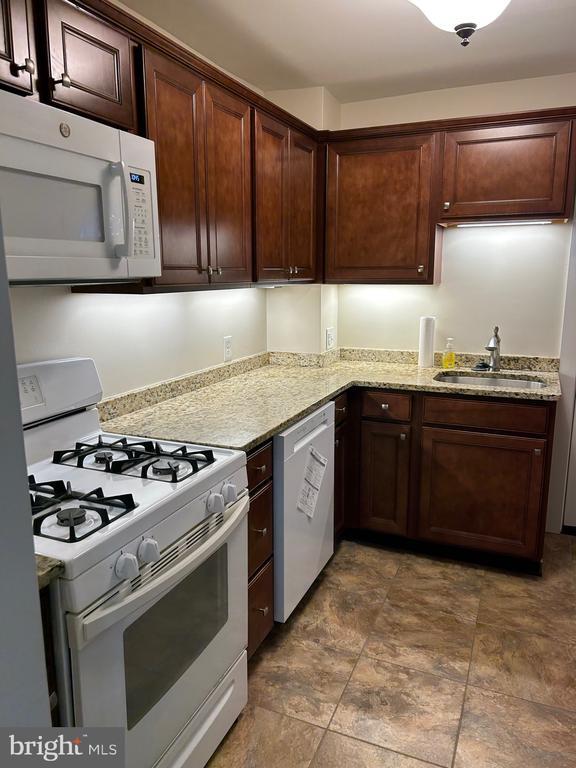 Foto del edificio - 312 Iona Ave