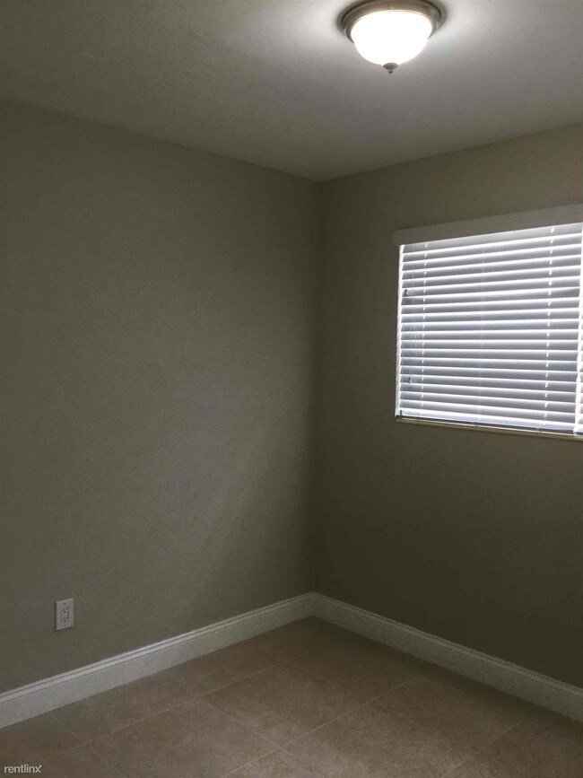 Foto del edificio - 4 br, 2 bath House - 6721 Scott St