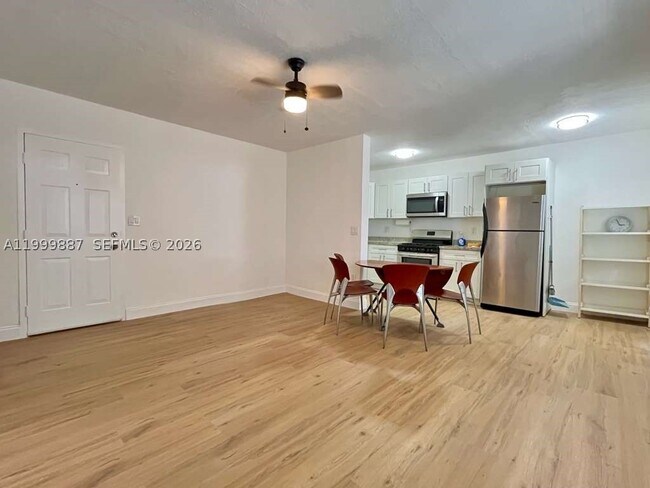 Foto del edificio - 7928 Harding Ave