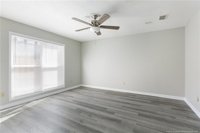Foto del edificio - 613 Mosswood Ln