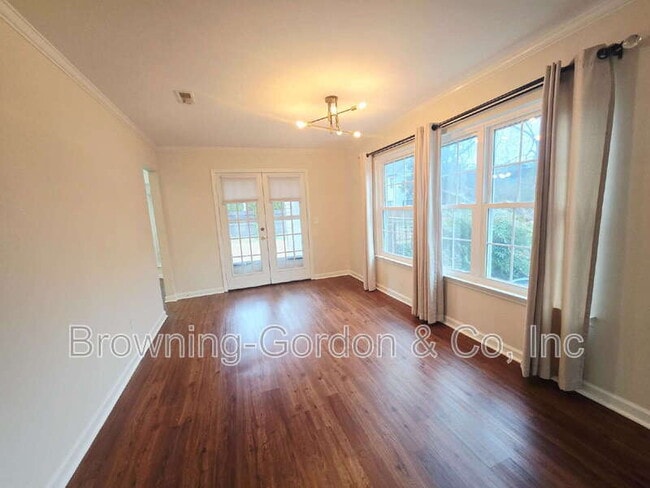 Foto del edificio - 228 Brattlesboro Pl