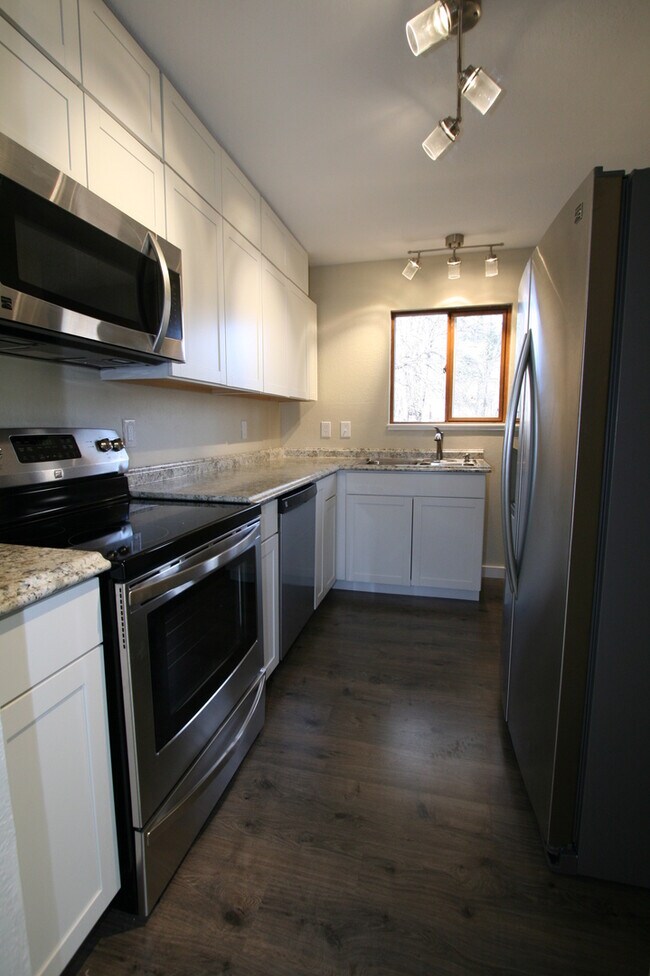 Foto del edificio - 3 Bedroom home close to downtown!