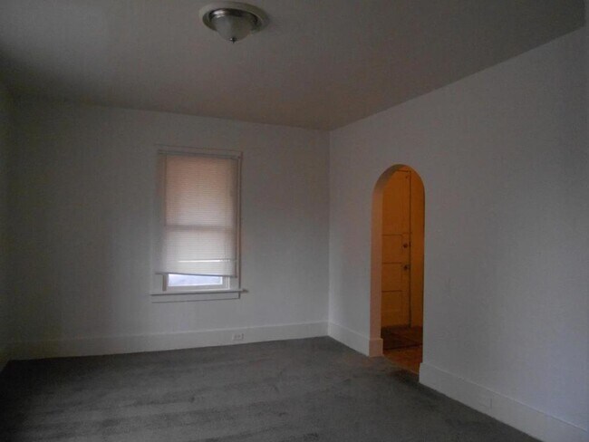 Foto del edificio - 1301 Maple Ave