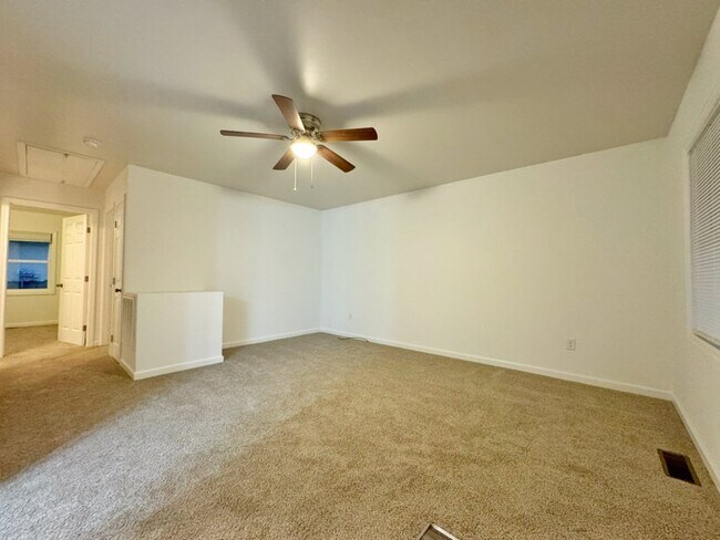 Foto del edificio - 613 W 4th Ave