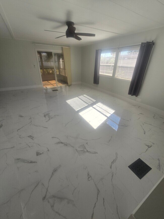 Foto del edificio - 1900 Augusta Rd