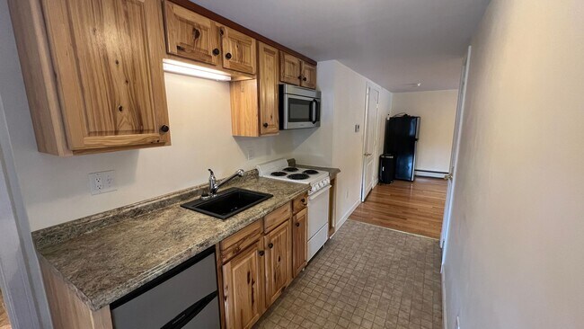 Foto del edificio - All Utilities Included! 1 Bedroom In-Acces...