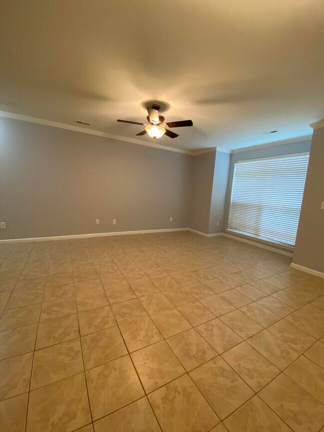 Building Photo - 2621 Ivory Run Way