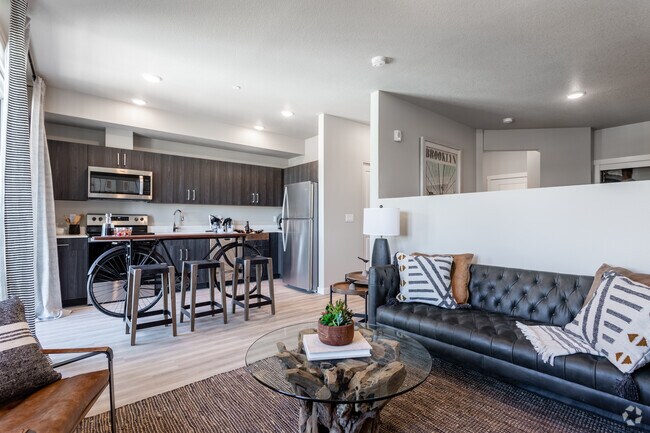 Studio, 1BA - 600 SF - West End District