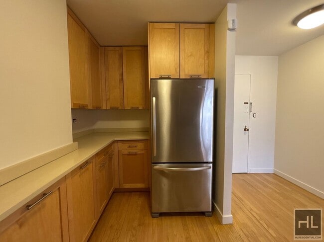 Building Photo - Fourth Avenue