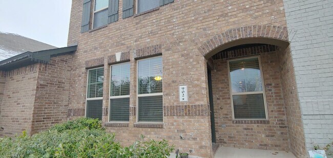 Foto del edificio - 7220 Wyoming Springs Dr
