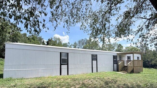 Foto del edificio - Fully Remodeled 3 Bedroom, 2 Bath Home in the Country – Versailles, KY