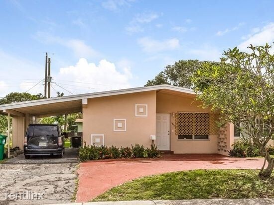 Primary Photo - 18721 NW 12th Ave
