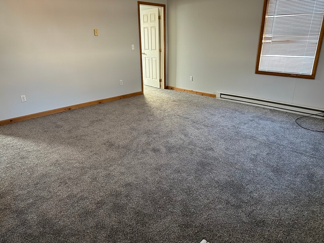 Building Photo - 15 LLC-77 Sailly Avenue