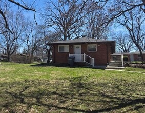 Building Photo - 7161 E Pleasant Run Pkwy S Dr