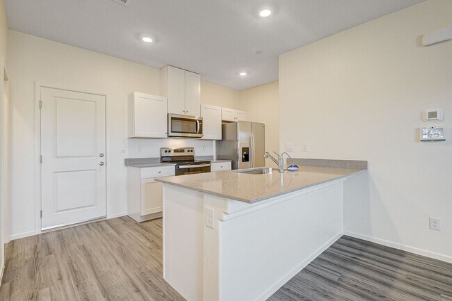 Foto del edificio - Brand New 3 Bedroom townhome in Henderson!