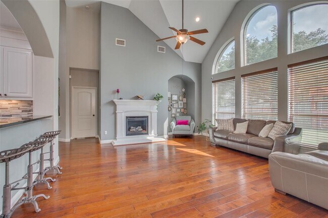Building Photo - 12221 Montclair Bend
