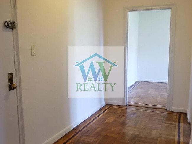 Building Photo - Newly Renovated 1 Bedroom Apartment in Mor...