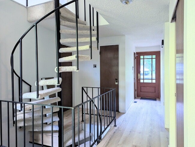 Building Photo - 3-Bed Retreat with Forest Abundance