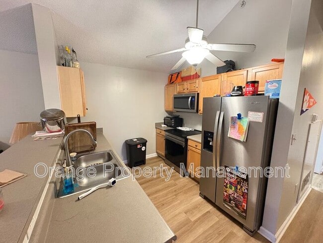 Foto del edificio - 1331 Harts Ridge Dr