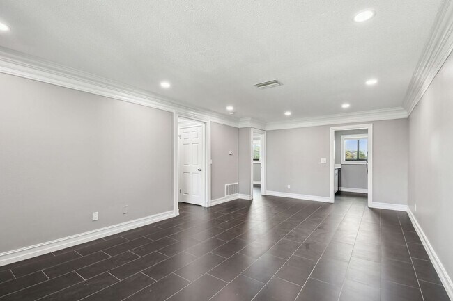 Foto del edificio - 2942 W Bay Dr