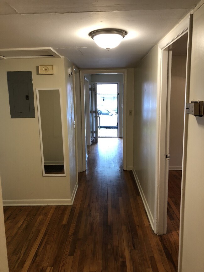 Building Photo - Live in a 3 Bedroom House by FSU's Campus!