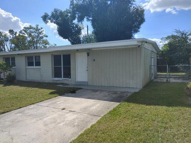 Building Photo - 1333 Warrington Way