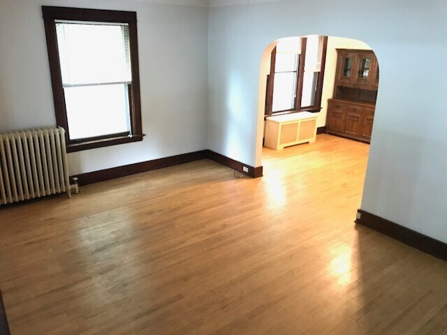Living Rm / Dining Rm - 3650 Bryant Ave S