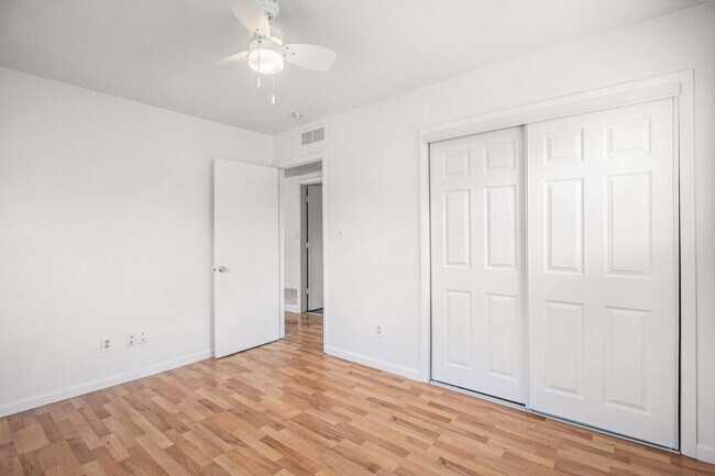 Foto del edificio - Beautiful 2BR/1BA Duplex in Independence!