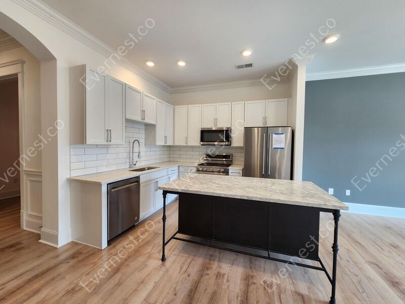 Foto principal - 625 Piedmont Ave NE