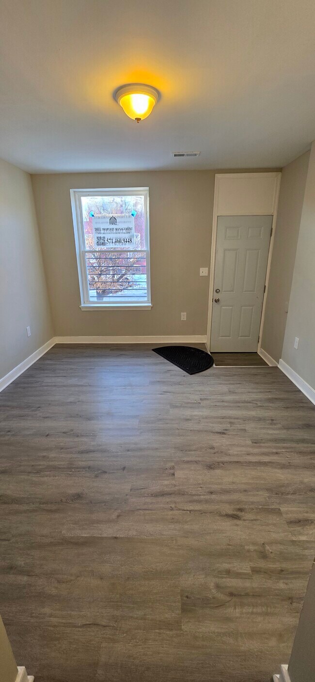 Foto del edificio - 437 N Montford Ave