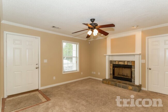 Foto del edificio - 1318 N Hampton Dr