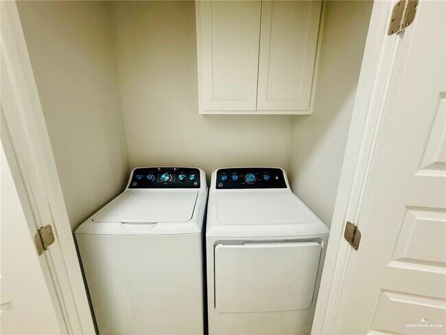 Building Photo - 6 W Citrine St