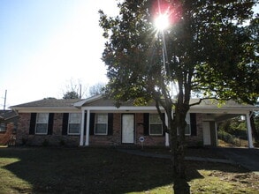 Building Photo - 6805 Blue Bird Dr