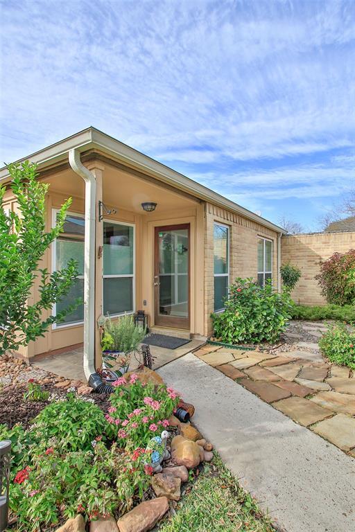 Foto del edificio - 8327 Wind Willow Dr