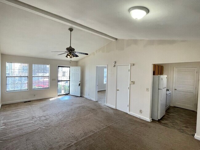 Foto del edificio - Edgehill home available for a 9 month lease!