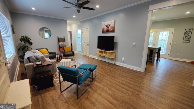 Foto del edificio - 2112 Samuel Pl