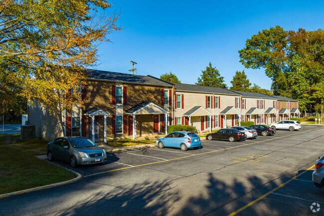 Building Photo - Forest Ridge