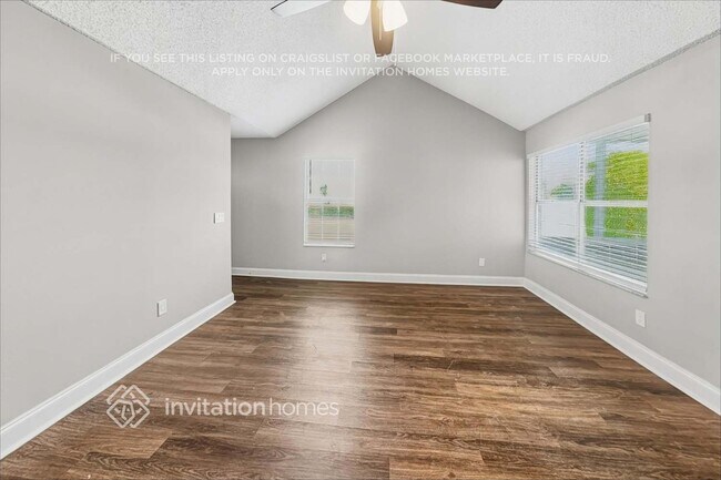 Building Photo - 3434 Coachlight Dr