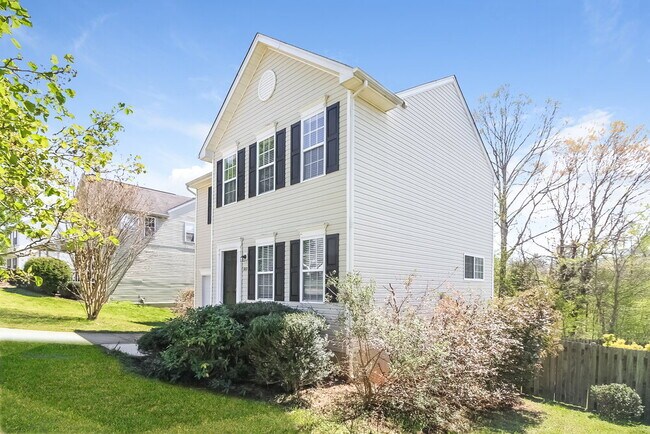 Building Photo - 300 Creekview Dr