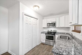 Building Photo - 1816 15th Ave N Building Photo - 1816 15th Ave N