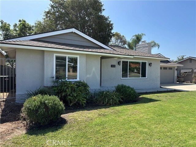 Building Photo - 2618 E Orange Grove Ave