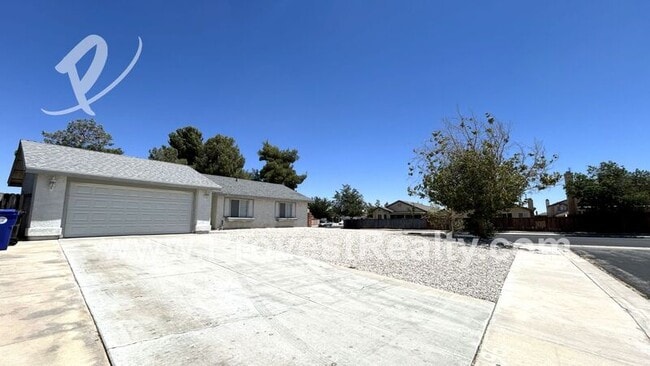 Building Photo - 13496 Vail Cir