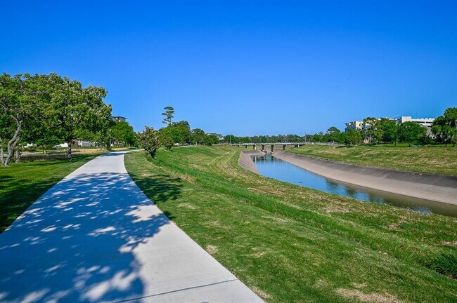 Building Photo - 4373 Faculty Ln