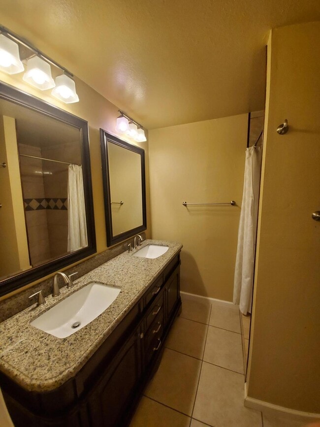 Foto del edificio - 4433 N Stanton St