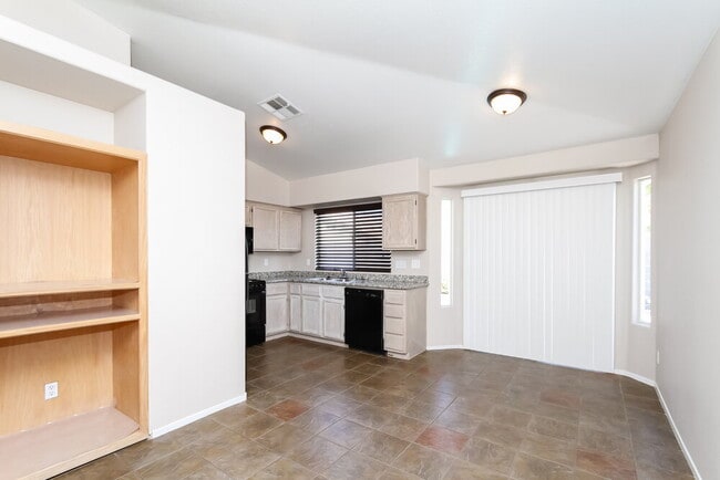 Building Photo - 8904 Dolente Ave