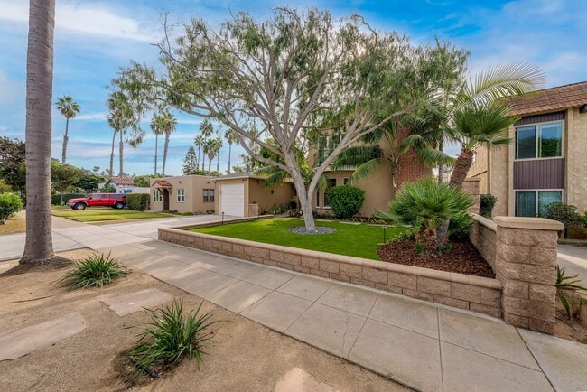 Building Photo - 4819 Del Mar Ave