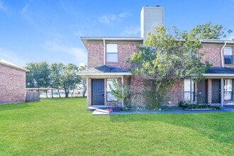 Building Photo - 5841 Shadydell Dr