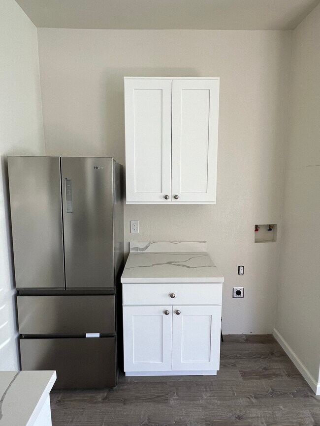 Foto principal - 445 Elm Ave