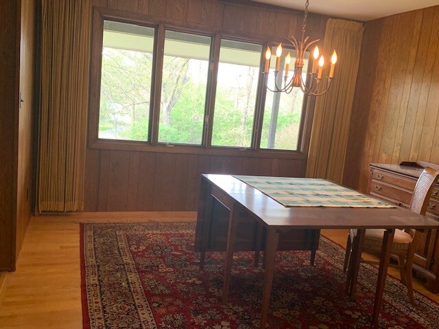 Foto del edificio - 3270 N Maple Rd