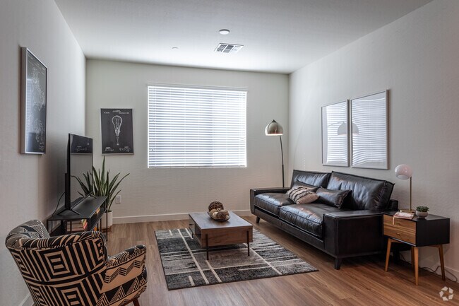 1HAB, 1BA - 624 ft² - Urbana on 12th